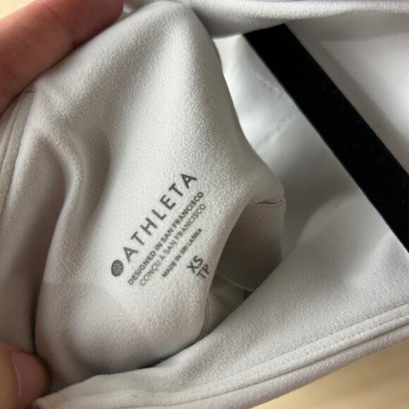 Athleta Conscious Cut White Sports Top – Size XS - Picture 5 of 6